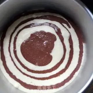 Make Zebra Zephyr cake step 10