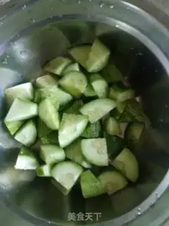 Make A cucumber-cracker step 1