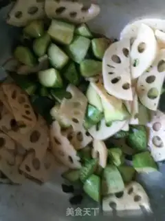 Make A cucumber-cracker step 2
