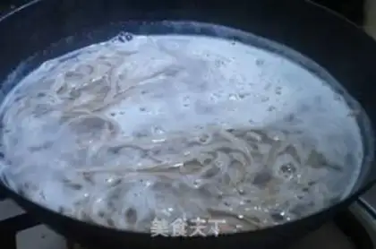 Make Mock and wheat noodles step 1