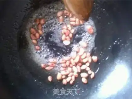 Make Hanging frost peanuts step 4