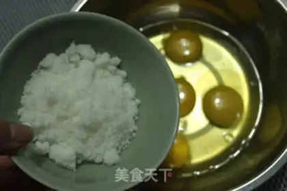 Make Spongecake with no oil and low sugar step 1
