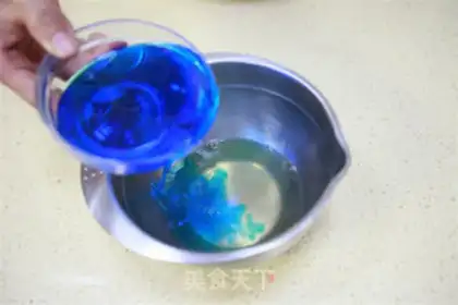 Make Little New Seacake step 3