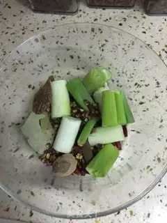 Make Spicy goat hoof step 0