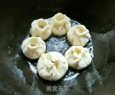 Make Hot noodle bun step 12