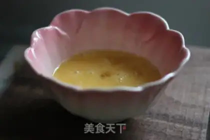 Make Little new jade egg rolls step 1