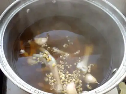 Make Boot peanuts cooking chicken claws step 3