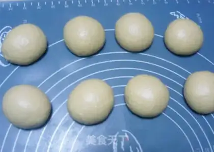 Make Heart-shaped coconut bag step 1