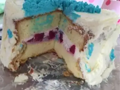 Make Bear cream cake step 17