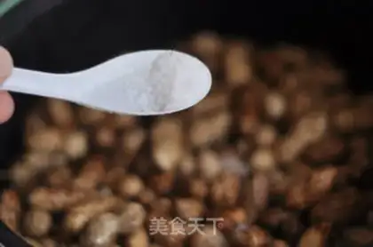 Make Salt-water peanuts step 2