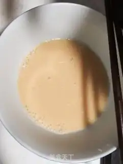 Make Tomato eggs step 1
