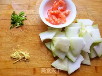 Make Pork shrimp soup step 0