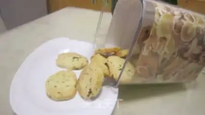 Make Onion hoof crackers step 5