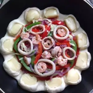 Make Chissy Seafood Pizza step 9