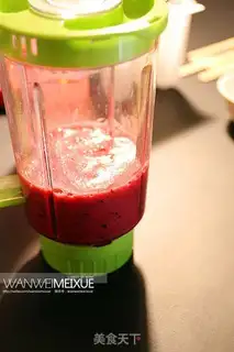 Make Peachberry fruit popsicles step 2
