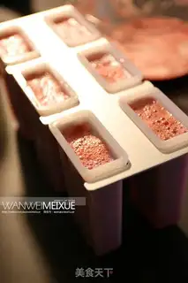 Make Peachberry fruit popsicles step 4