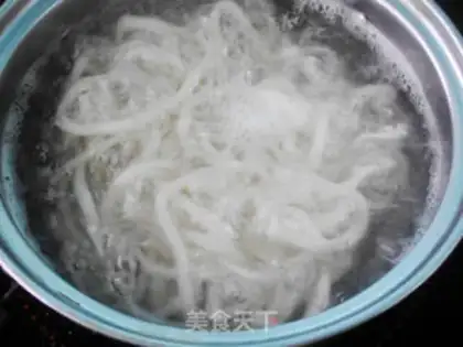 Make Bacon groceries, fried oatmeal step 1