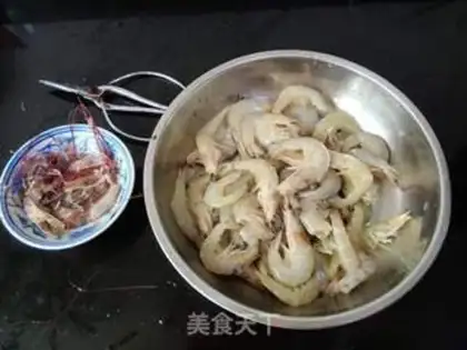 Make Tomato shrimp step 1