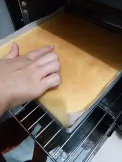 Make Bear Cake roll step 15
