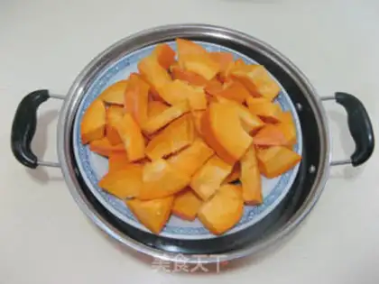 Make Pumpkin walnut rice step 1