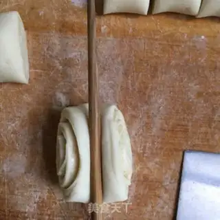 Make Tasty pretzels step 5