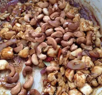 Make Pie pie with cashew nuts step 16