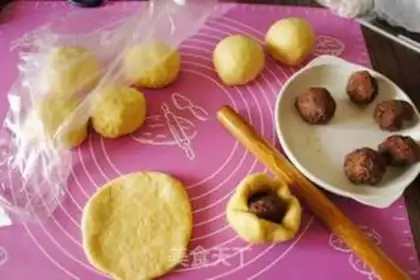 Make Plum bean pie step 5