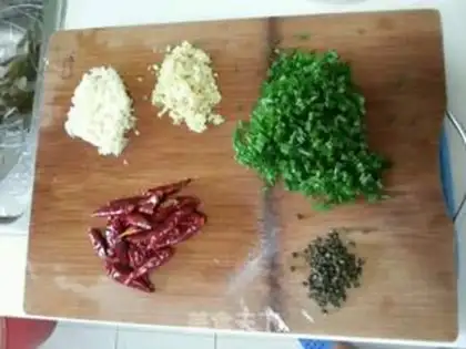 Make Spicy crabs step 2