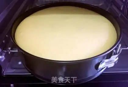 Make Pray for the twilight cake step 15