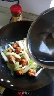Make Creamed meatballs step 6