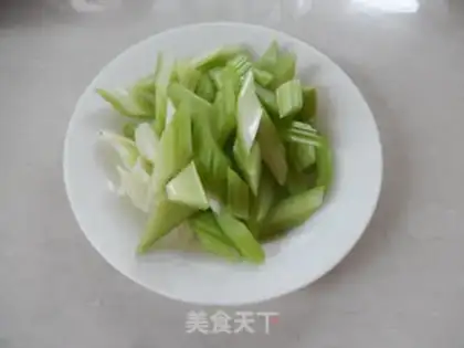 Make Celery walnut salad step 2