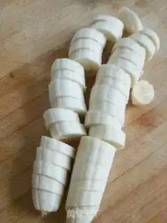 Make Banana shake step 1
