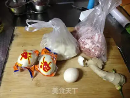 Make Salted eggs and yellow meat step 0