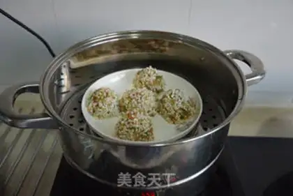 Make Eggs and heartballs step 8