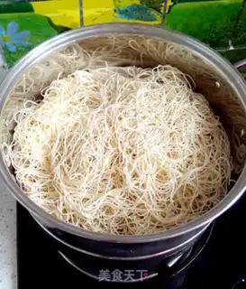 Make Steamed halogen noodles step 2