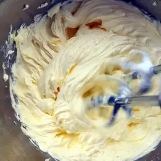 Make Cheese twilight cupcakes step 19