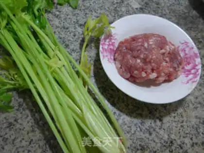 Make Pork and celery step 0