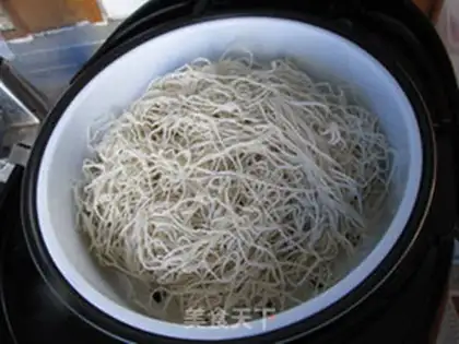 Make The halogen noodles step 1