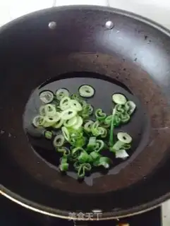 Make Onion noodles step 1