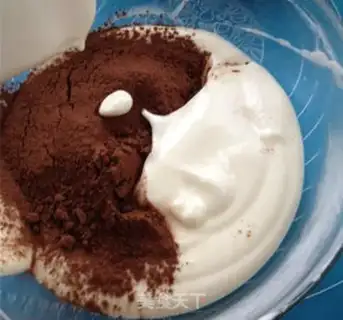 Make Yogurt-coloured chili cake step 15