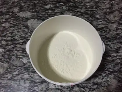 Make Banana yogurt step 1