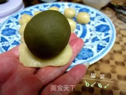Make A wide moon cake step 7