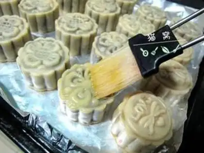 Make A wide moon cake step 12
