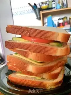 Make Avocado sandwich step 3