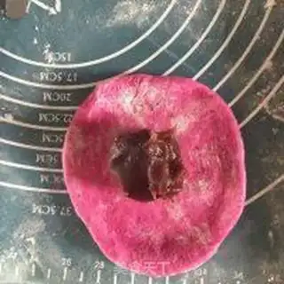 Make Bear squeezes bread step 9
