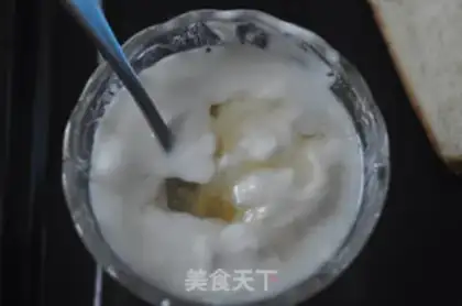 Make Yogurt toast step 1