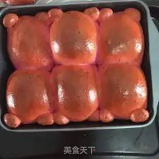 Make Bear squeezes bread step 12