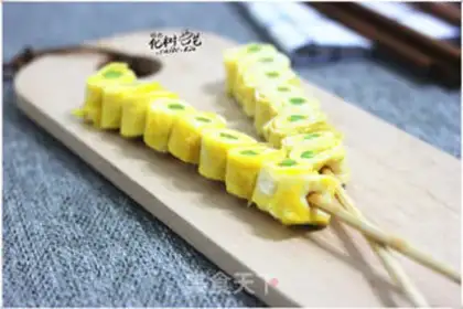 Make An egg roller lollipop step 7