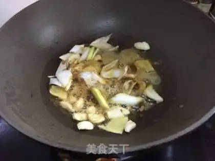 Make Coconut curry crab step 5