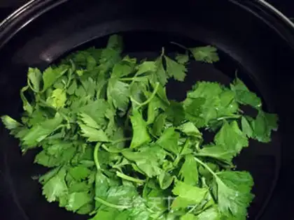 Make Celery leaves step 0